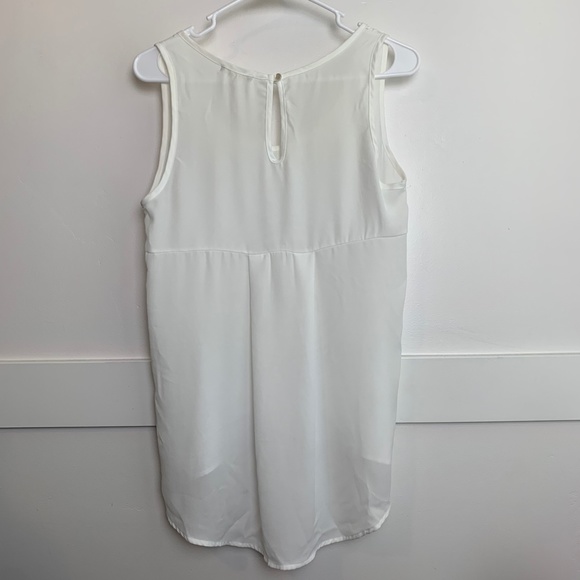 Pleione White Sheer Keyhole Sleeveless Blouse - Picture 2 of 5